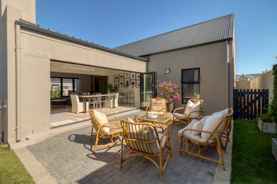3 Bedroom Property for Sale in Aan de Wijnlanden Western Cape